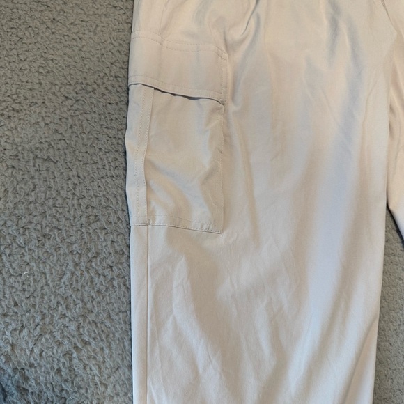 Vuori Womens Cargo Jogger Pants Size Medium Ivory White Drawstring VW4056 - Picture 5 of 12